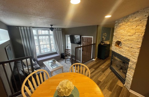 Wabasha Condo | Peaceful Condo in Wabasha with Beautiful River Bluff Views (Upper Unit)