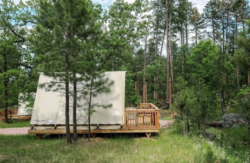 Hermosa Cabin | Peaceful Forest Glamping Retreat Near the Black Hills, Hermosa, South Dakota