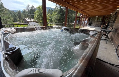 Spearfish House | Peaceful Forest Park Lodge