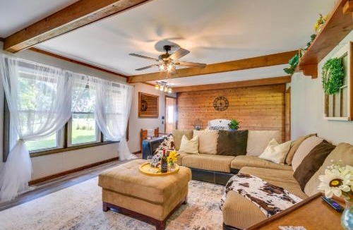 Fulton House | Peaceful Fulton Farm Retreat w/Outdoor Space!