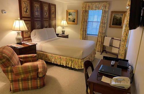Montchanin Hotel | Peaceful Historic Inn close to Wilmington - Antiques - Spa -Farm to Table Dining