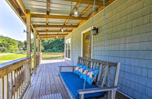 Bendena Cottage | Peaceful Kansas Cottage w/Wraparound Deck!
