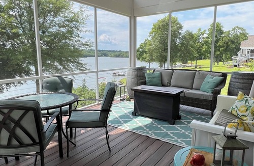 Laurens House | Peaceful Lake House with 2 Master Suites Only 15min from Fountain Inn or Laurens