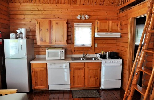 Buchanan Dam Cabin | Peaceful Lakefront Cabin with Loft, Beach Access & Sunset Views in Buchanan Dam, Texas