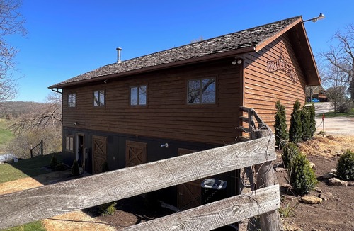 Elizabeth Cabin | Peaceful luxury honeymoon suite, ten mile view! Large hottub, on working ranch