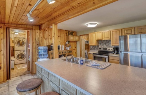Spearfish Cabin | Peaceful pondside lodge-wildlife lover`s dream!