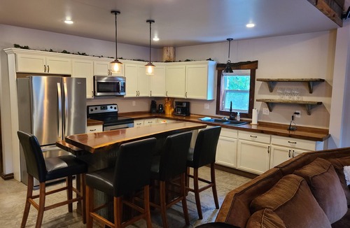 Blue Springs House | Peaceful private nature escape - Barndo retreat on 10 wooded acres, mins from KC