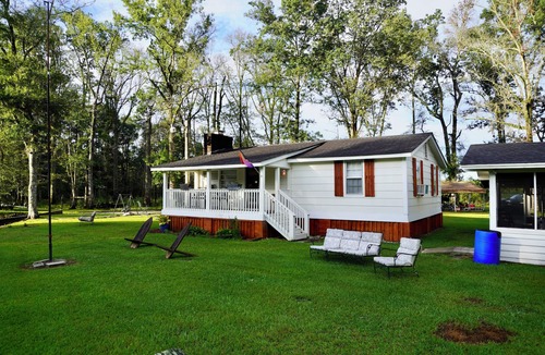 Ruffin House | Peaceful River House in Branchville