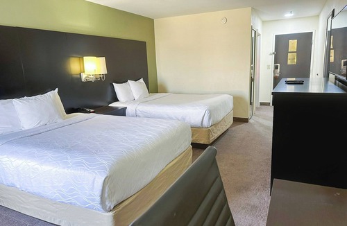 Mount Berry Hotel | Peaceful Two-Queen Retreat | Rome Stay Close to Dining & Local Activities