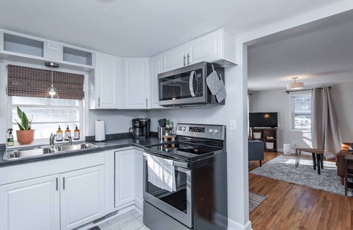Kutzky Park House | Peaceful Views- 2BR Main Level Living w/Recliner and Adjustable Bed