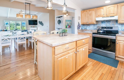 Deep Hole House | Pearl in the Pines – Bikes, Kayaks, EV Charger, Screened Porch, Fire Pit, Pets