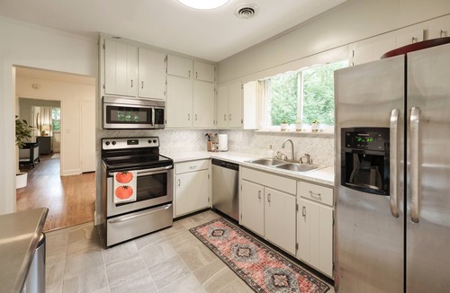 Inglewood House | *Pecan Belle* Vintage Cottage, Fire Pit, Creek
