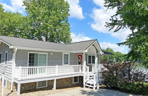 Penhook House | Penhook Hideaway at Smith Mountain Lake