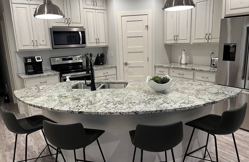 Arnolds Park Condo | Penthouse Perfection-Spacious 4 Bedroom-Panoramic Views & Waterpark Passes at BB