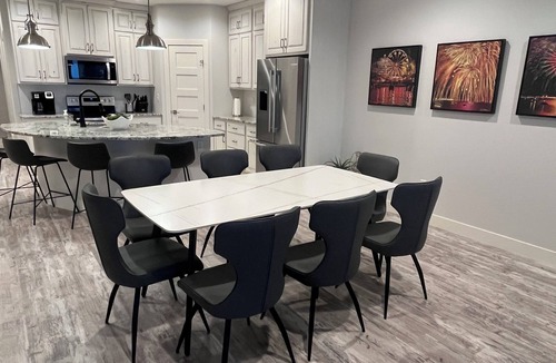 Arnolds Park Condo | Penthouse Perfection-Spacious 4 Bedroom-Panoramic Views & Waterpark Passes at BB