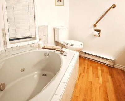 Otter Point Villa | Perching Gull House Storms & Wildlife Watching Oceanfront View