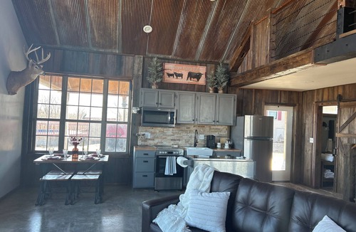 Highland Center Cabin | Perfect 1-bedroom cabin with AC, Sauna in gorgeous Ollie