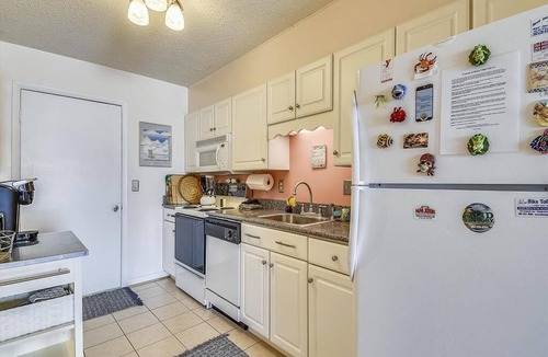 Dewey Beach Condo | Perfect For Two!.Condo w/Pool & Ocean Block