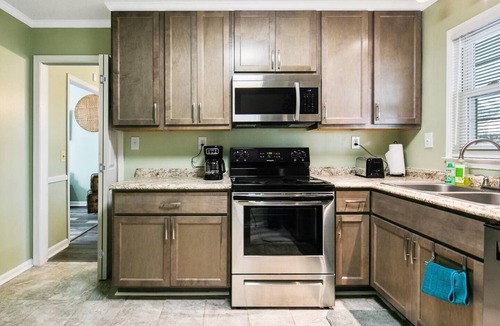 Fayetteville House | Perfect North Fayetteville Private Getaway!