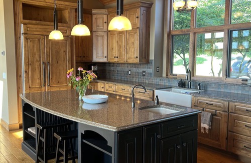 Elizabeth House | Perfect Summer Escape- 54 Acres of Trail and Pond