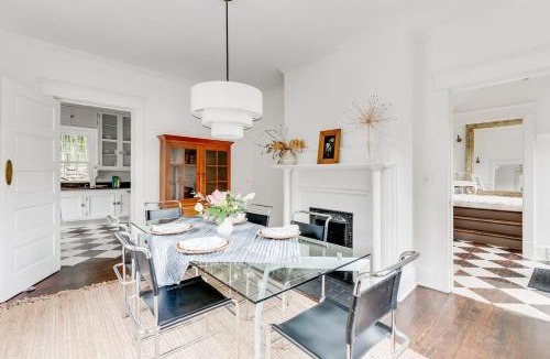 Jefferson Park Avenue House | Perfect UVA Location Historic Boone-White House