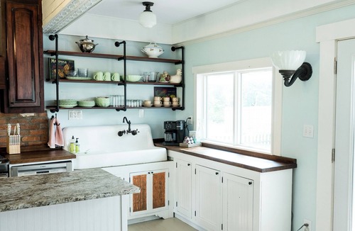 Lexington House | Perfect weekend escape 45 min from Kansas City - wineries + shopping + charm