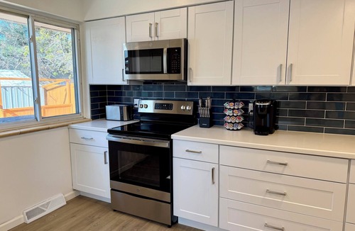 Kipling House | Pet Friendly 2BR - Between Denver & the Rockies