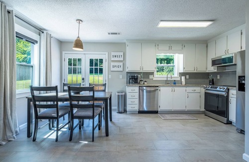 Rydal House | Pet-Friendly 3BR/2BA | Quiet Comfort Near Nature