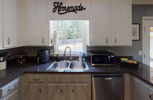 Woodstock Apartment | Pet-Friendly 3BR Private Unit in Woodstock