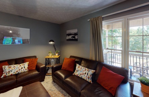 Woodstock Apartment | Pet-Friendly 3BR Private Unit in Woodstock