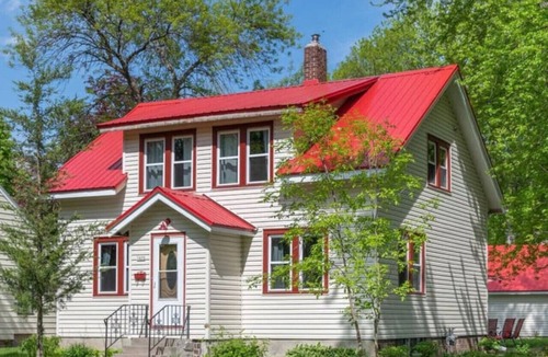 Glencoe House | Pet-Friendly 4BR Home, Walk to Downtown
