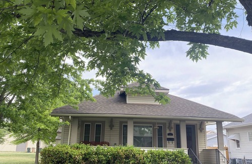 Hutchinson House | Pet-friendly Home 4 Friends