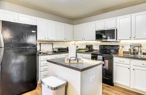 Lexington House | Pet-Friendly Home w/Yard & Fireplace in Lexington