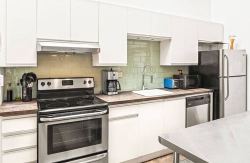 Old Fourth Ward Apartment | Pet Friendly | King Bed | Beltline Access