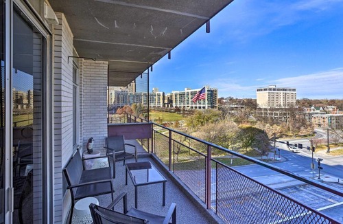 Downtown Omaha Apartment | Pet-Friendly Omaha Condo with Balcony and Views!