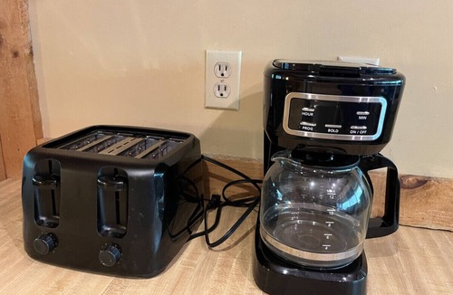 Hidden Valley Apartment | Pet-Friendly, Pool Access, Walk to Lake