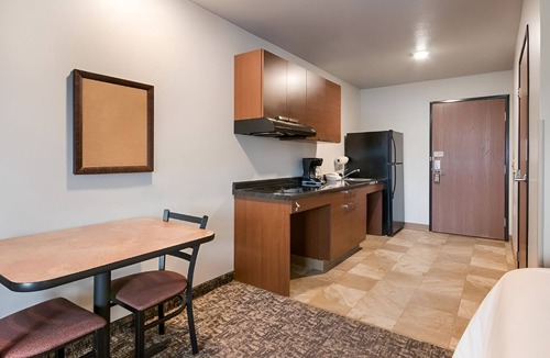 Council Bluffs Hotel | Pet-Friendly Room w/Swimming Pool Perfect for Extended Stays in Council Bluffs