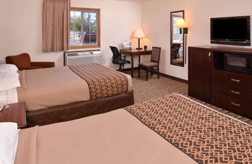 Atlantic Hotel | Pet-Friendly Room w/BBQ Grill and Complimentary Breakfast Near Downtown