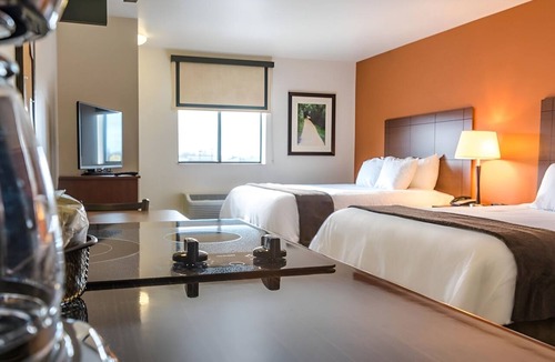 Berwick Hotel | Pet-Friendly Space w/Full Kitchen Perfect for Long Stays - Easy Access to I-35