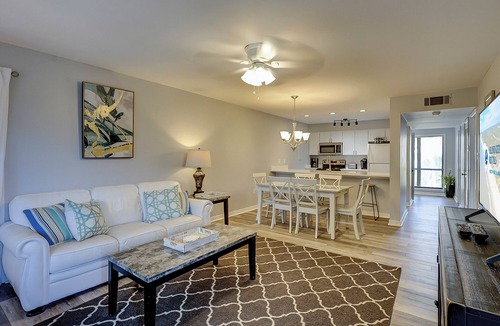Palmetto Dunes Villa | Pet Friendly! 2 Bedroom/3 Bathroom Second Floor Updated Villa Close to Beach