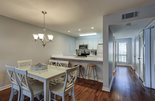 Palmetto Dunes Villa | Pet Friendly! 2 Bedroom/3 Bathroom Second Floor Updated Villa Close to Beach
