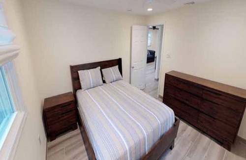 North Beach Haven Cottage | Pet Friendly. WiFi. Beach Badges. Outdoor shower. WD. Oceanside. All new.