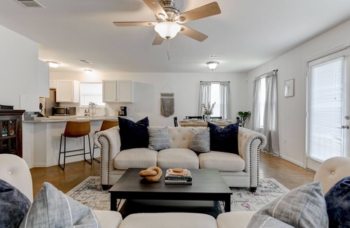 Round Rock House | PET/KID Friendly! Farmhouse Charmer! 20 mins to DT Austin!