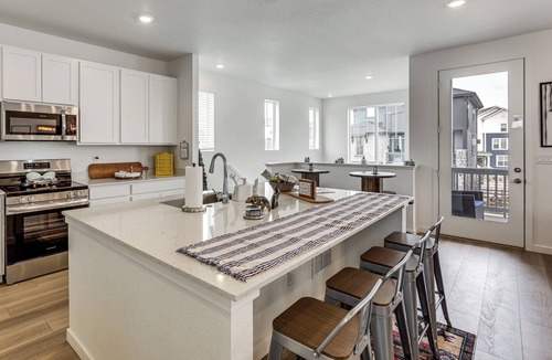 Brighton House | Pets Welcome! Thornton Extended Stay w/Balcony