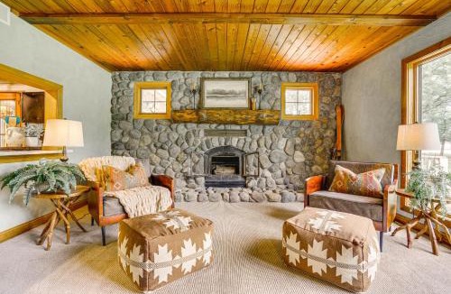 Lake Elmo House | Picturesque Lake Elmo Cottage w/Fire Pits!