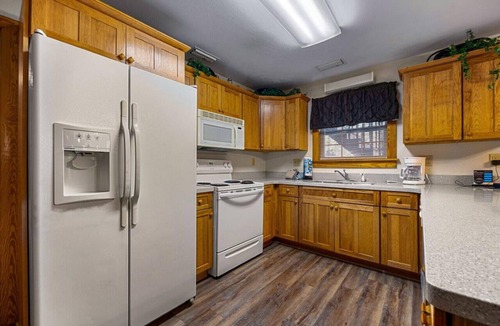 Pigeon Forge Villa | Pigeon Forge 123 - Two Bedroom Villa, Sleeps 12
