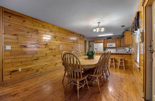 Pigeon Forge Villa | Pigeon Forge 123 - Two Bedroom Villa, Sleeps 12