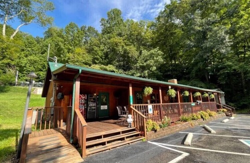 Gatlinburg - Pigeon Forge Villa | Pigeon Forge 316 - Two Bedroom Villa, Sleeps 8