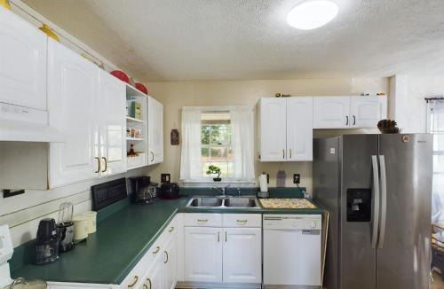 Pine Forest House | Pine Forest Zen Cottage - 10 Min to Fort Bragg