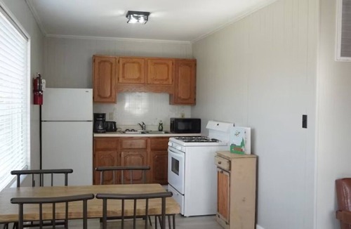 Pittsfield Cottage | Pine Lakes Outdoor Adventure | Cabin Stay w/Waterpark Access